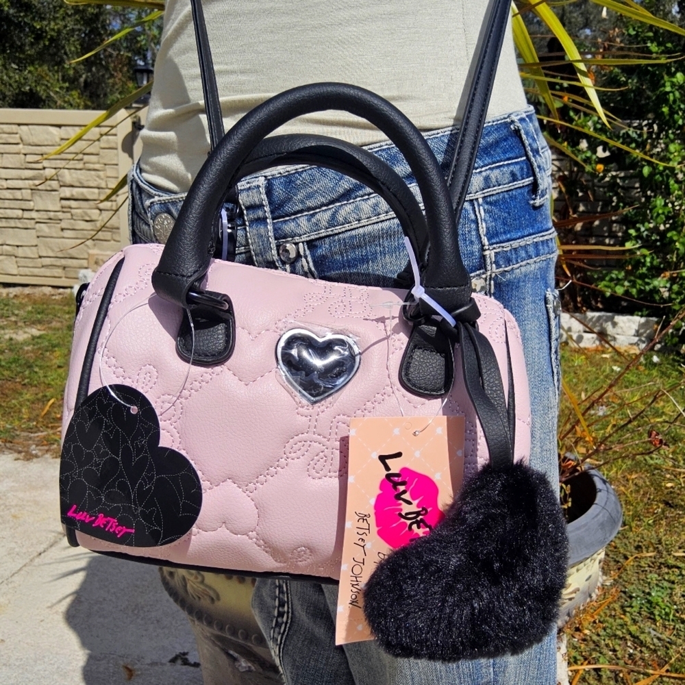 NWT BLUSH n BLACK  QUILTED LUV BETSEY LOGOBARREL CROSSBODY